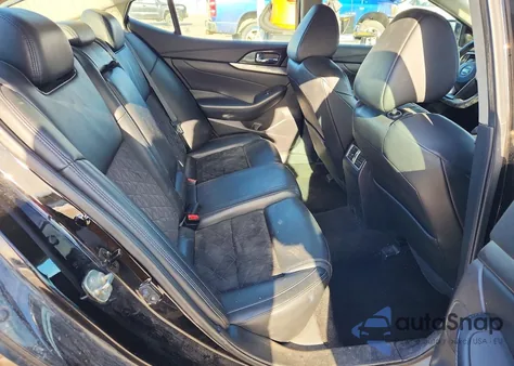 2017 Nissan Maxima 3.5S z USA, uszkodzony, nr VIN 1N4AA6AP0HC406456